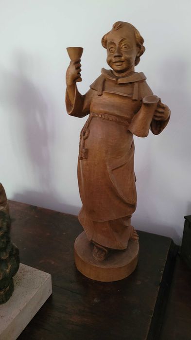 Statui de lemn masiv sculptat