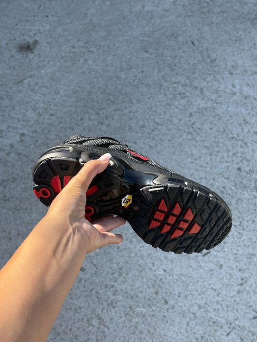 Nike Tn Chrome Red