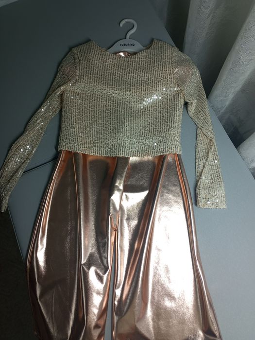 Продам костюм срочно!