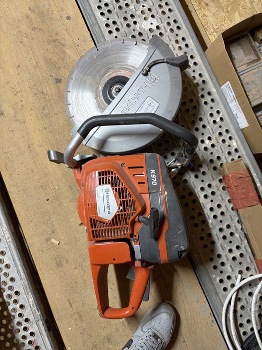 Husqvarna K 970 masina de debitat metal/beton cu motor pe benzina 400 mm | Capacitate de taiere: 155 mm | 4800 W | 2 timpi - Husqvarna