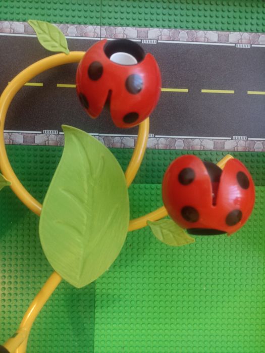 Vând lustra buburuze