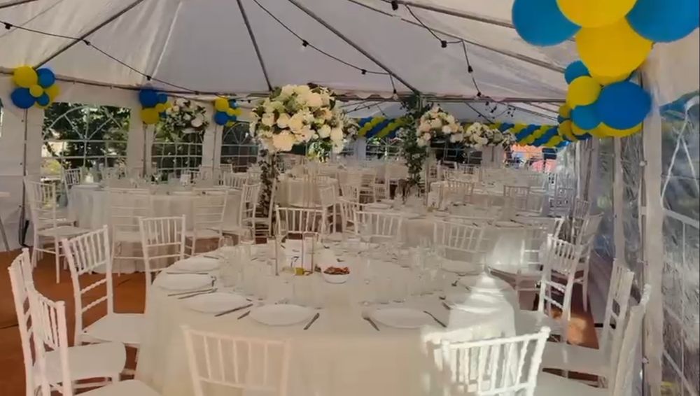 Organizări evenimente corturi de închiriat aranjamente baloane decorat