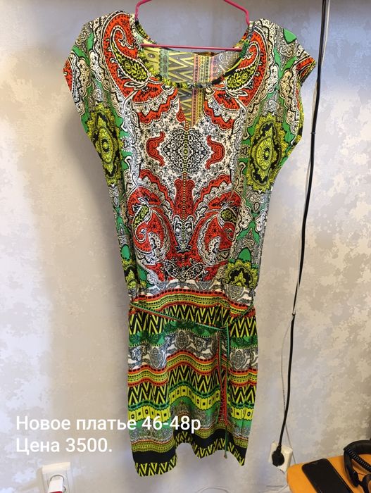 Продам платья женские