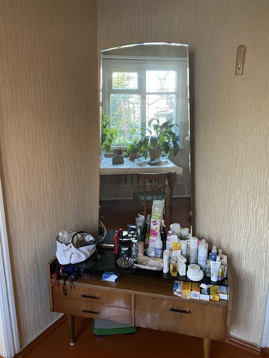 Продам трюмо импортного производства