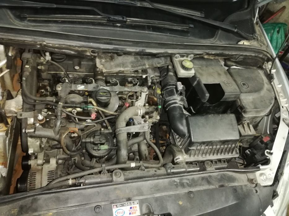 Пежо 307  2 броя на части 2002 1.6 HDI 109коня и 2.0hdi 90коня и 110ко