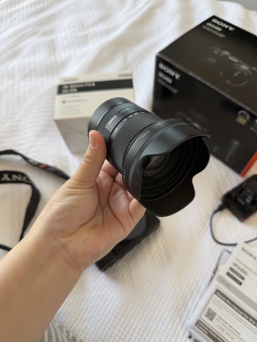 Sony 6400 + Sigma 18-50mm