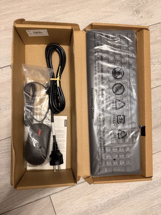 PC Lenovo Thinkcentre I3 gen14 + monitor Lenovo 24” IPS noi, sigilate