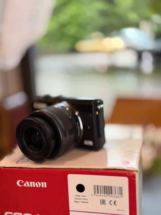 Canon eos m 100