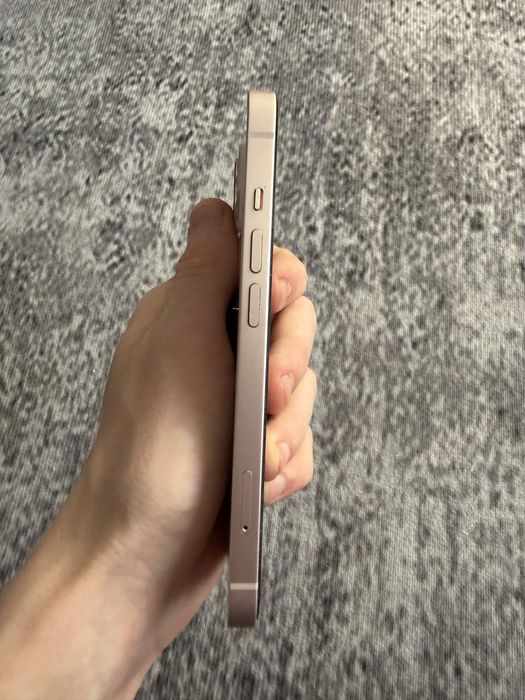 Продам Iphone 13