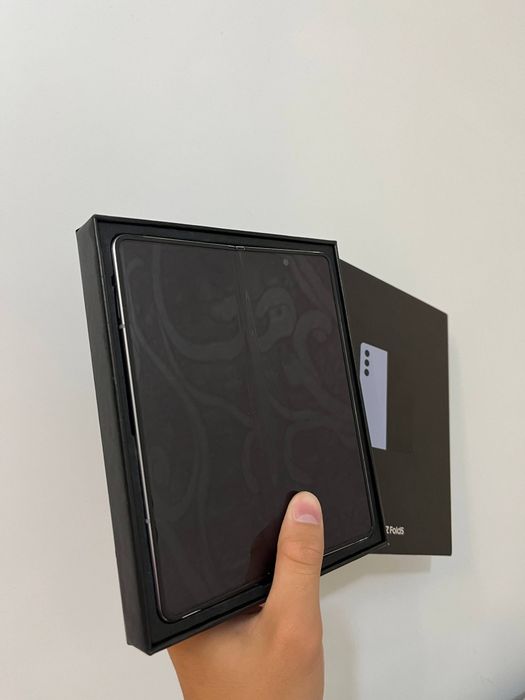 Samsung Z Fold 5 (256/12 ГБ)