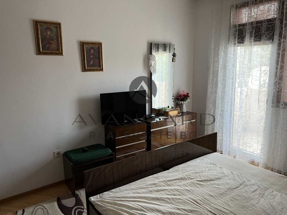 Продава се Тристаен апартамент в Пловдив, Кючук Париж - 82 кв.м за 1991 €/кв.м - Снимка #9