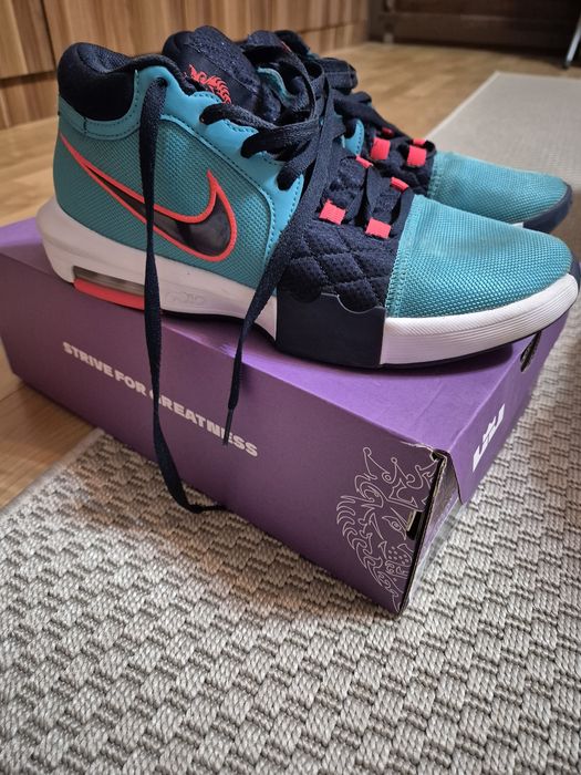 Pantofi sport baschet,Nike,lebron,nr 41,albastru