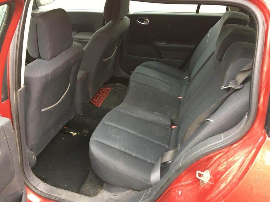 Dezmembram Renault Megane 2 1/6 B usa fata dreapta/usa fata stanga/usa spate stanga