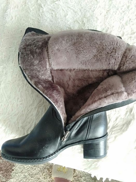 Продам женские сапоги