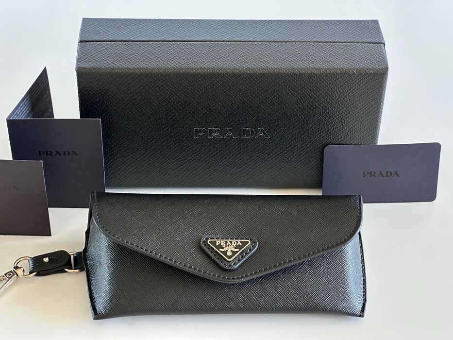 Слънчеви очила Prada