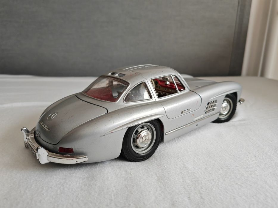 Macheta Mercedes 300 SL Burago 1/18