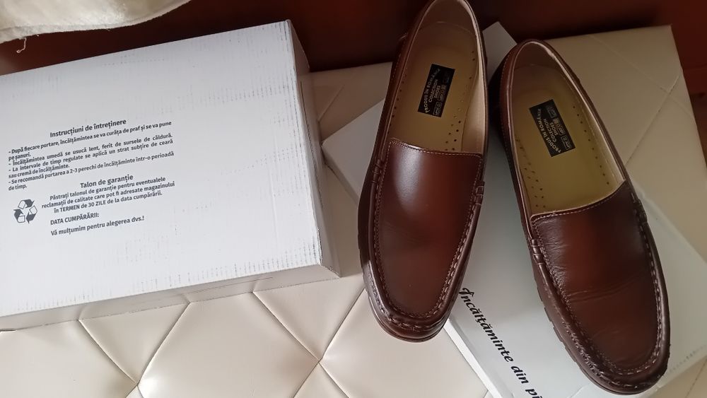 Mocasini din piele naturală noi