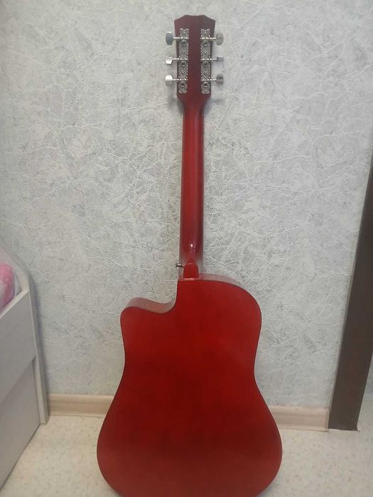 Продам Гитару 15000