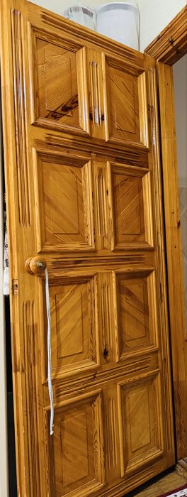 Мықты ағаш есіктер 7 шт