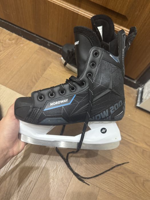 Продам коньки 38 размер