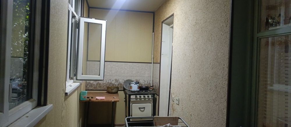 2 хонали квартира сотилади Космосда.