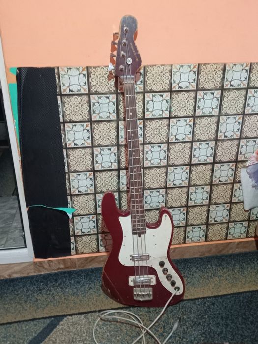 Welson chitara bass electronică