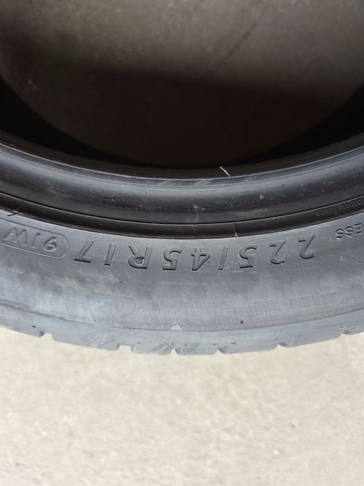 2 anvelope 225 45 R 17 Dunlop vara