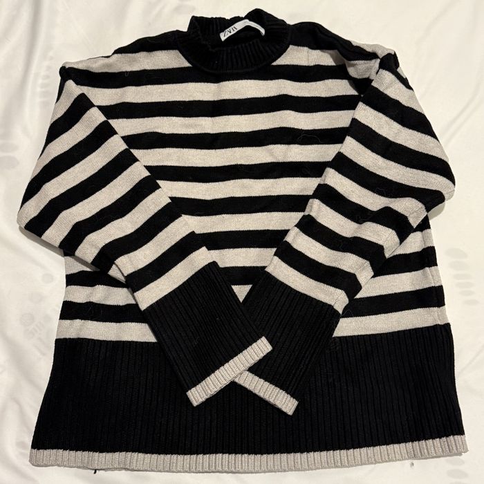 Дамски горнища - ZARA, NIKE PRO - размери от XS до M