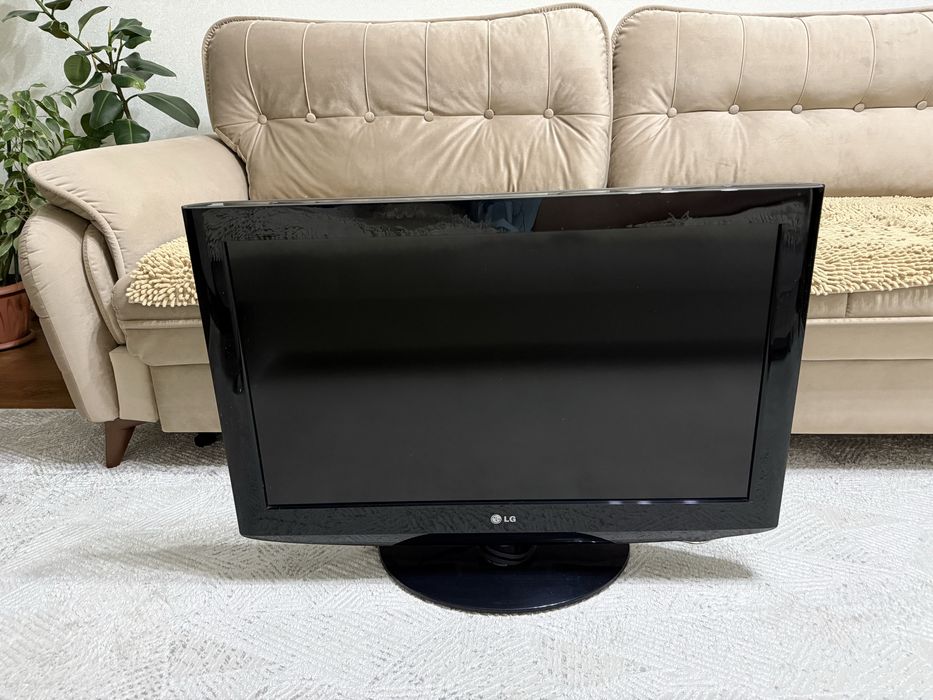 Продам телевизор LG