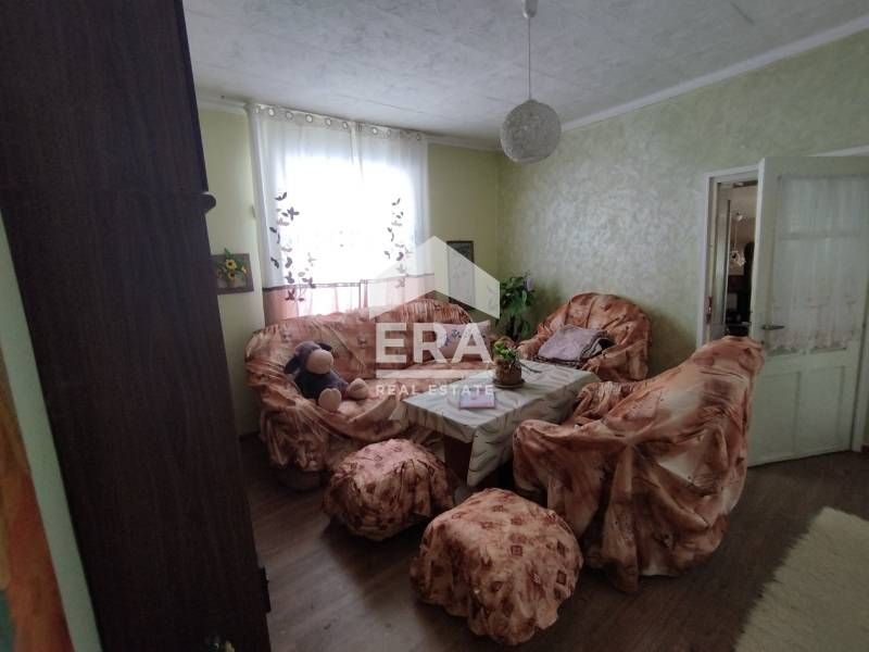 Прекрасена къща Горски извор