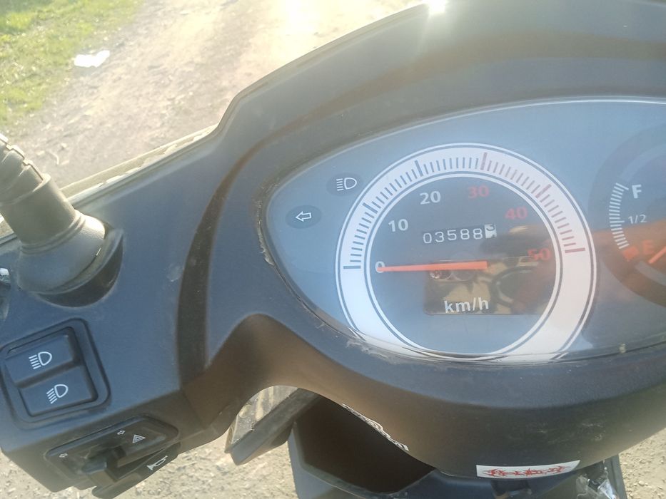 Продам скутер каваки м8