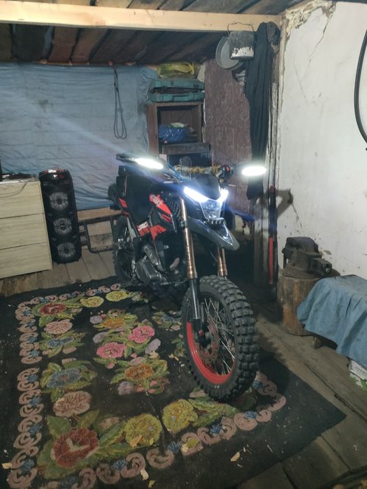 Продам мотоцикл SYCMCC300