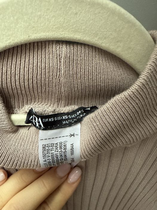 Рипсена рокля от Зара