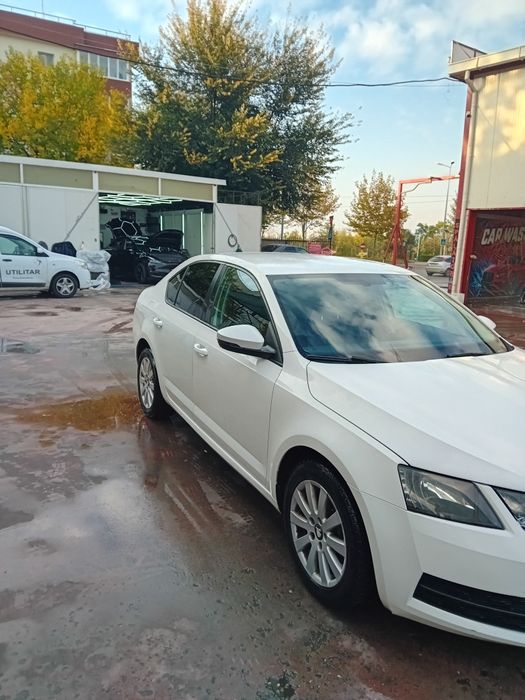 SKODA Octavia 2018 — imagine 3