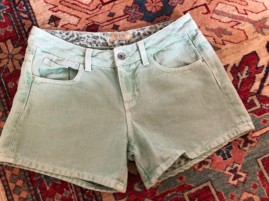 Blugi scurti Guess si BSB