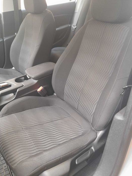 Продавам Пежо 308 T9