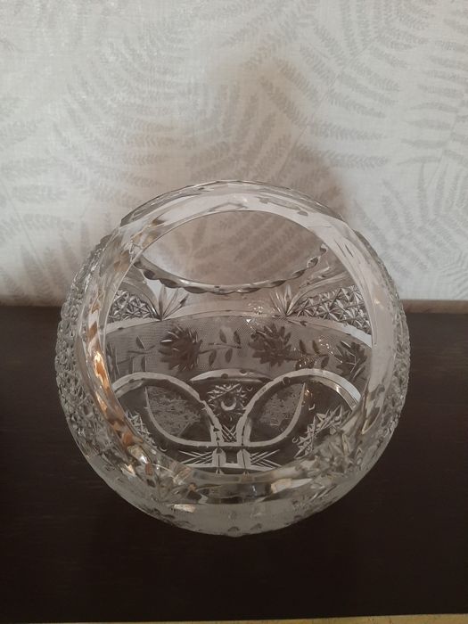 Хрустальные салатницы, вазы