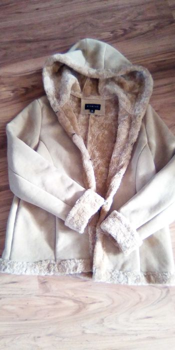 Пухкаво палто с качулка М размер