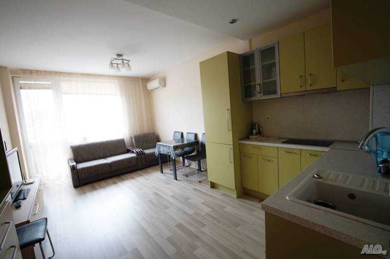 Дава се под наем Двустаен апартамент в Бургас, Лазур - 65 кв.м за 433.5 € - Снимка #1