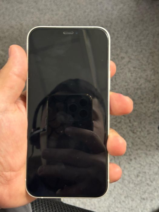 Aplle 12  телефон