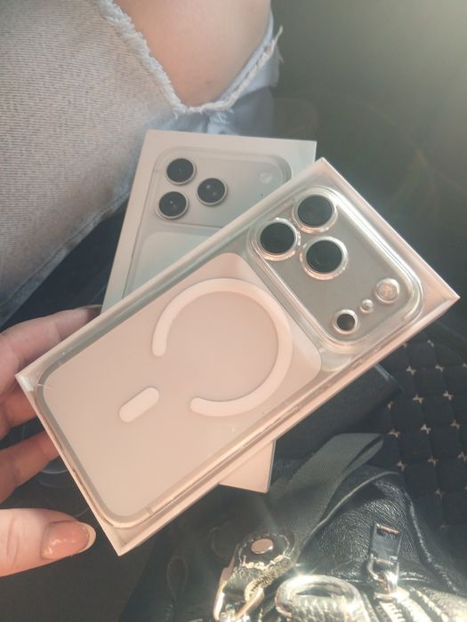 iPhone 17 pro max с гарантией