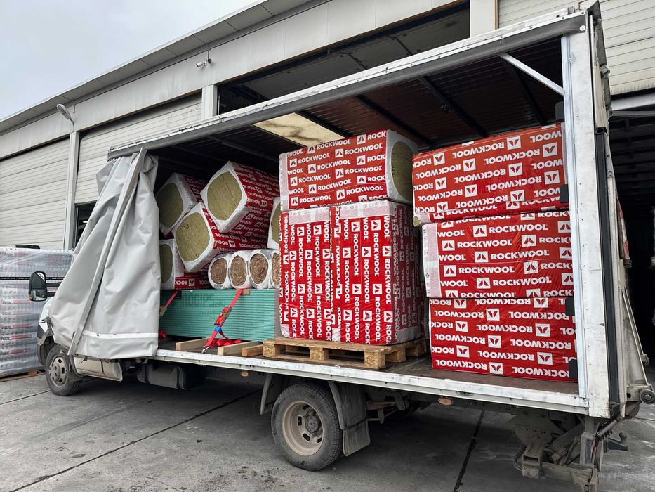 Транспорт услуги с бус  - голям камион с борд , преместване