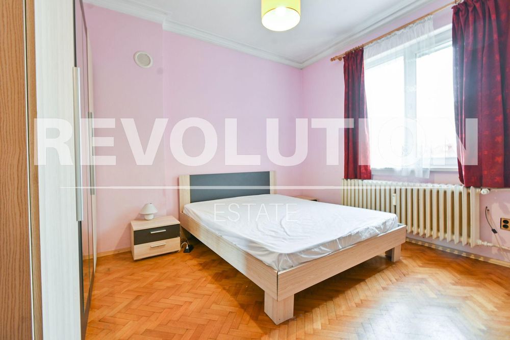 Дава се под наем Тристаен апартамент в София, Център - 85 кв.м за 766 € - Снимка #6