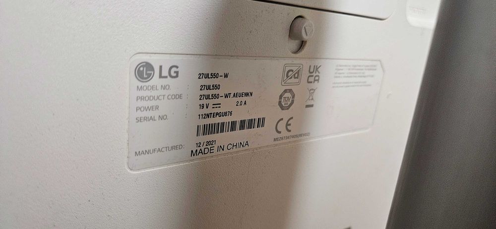 Монитор LG 27UL550-W - 27 инча, IPS матрица