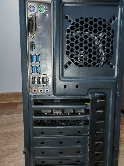 Геймърски компютър R5 3600, RX6700XT, 2TB, 16GB RAM