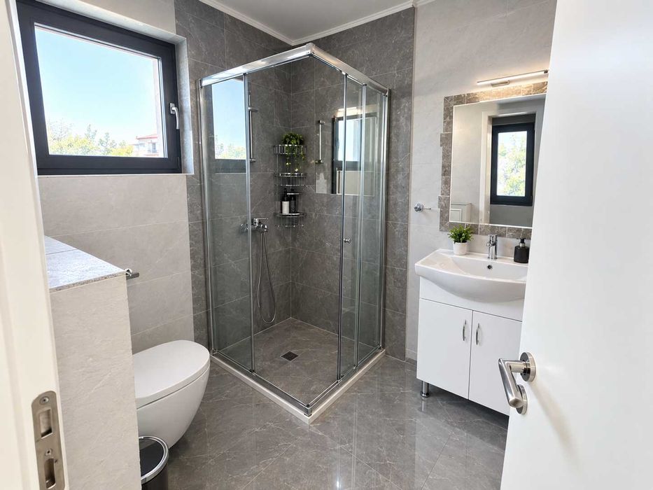 Дава се под наем Двустаен апартамент в София, Изток - 70 кв.м за 550 € - Снимка #3
