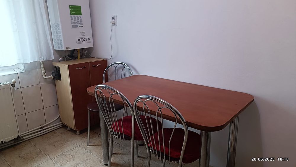 Apartament 3 camere în Bacău de închiriat