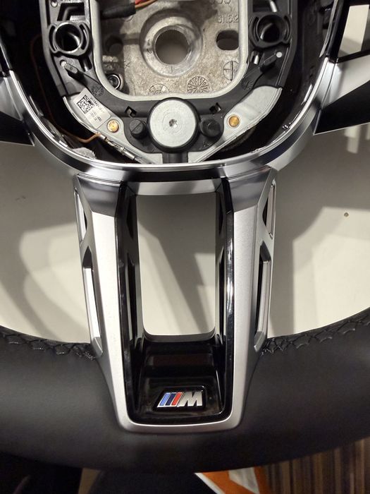 Volan BMW M original Seria 1 F70, X1 U11. X2 U10 nou ORIGINAL