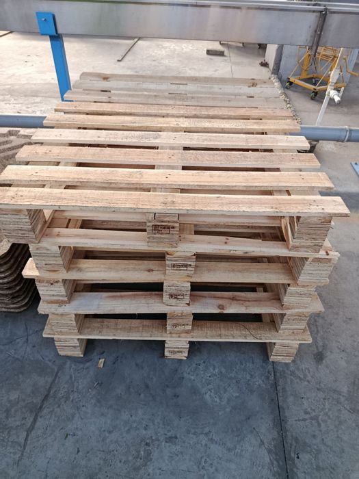 Упаковочный Линолеум, мешок пустой,поддон Б/у один рулон 25000 су