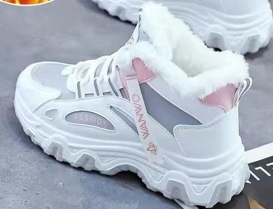 Зимние женские кроссовки